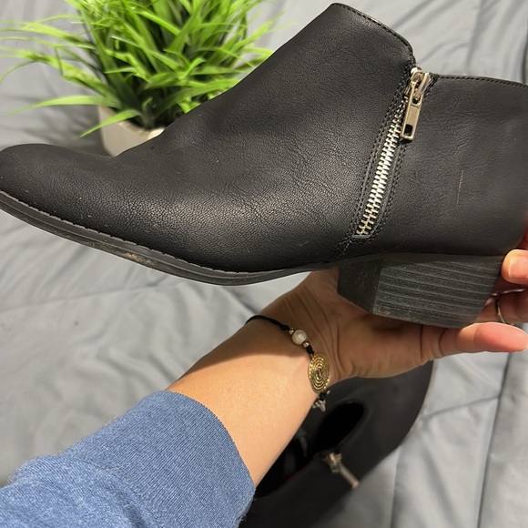 Booties 🖤 - Picture 3 of 4